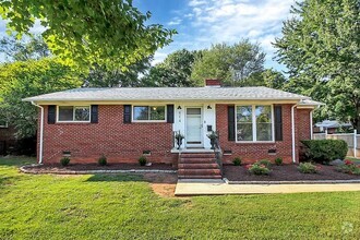 Building Photo - Charming 3BD/2BA Ranch in Selwyn Park!