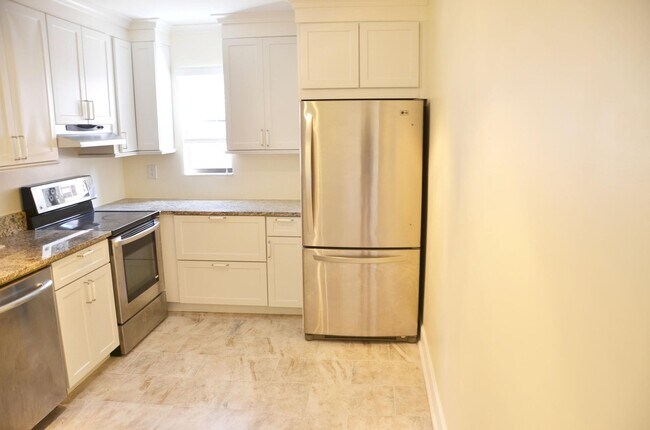 Building Photo - 3355 JAYWOOD Ter