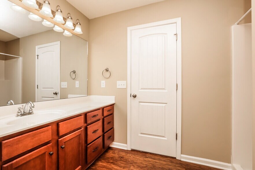 Building Photo - 637 Big Hurricane Dr