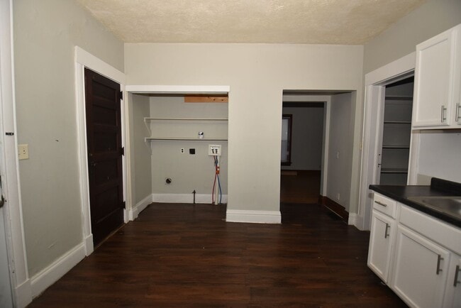 Building Photo - 508 S St Joseph St