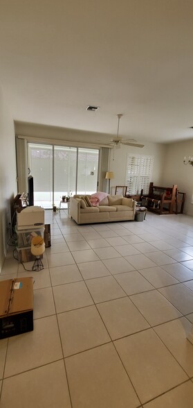 Building Photo - 407 Crossfield Cir