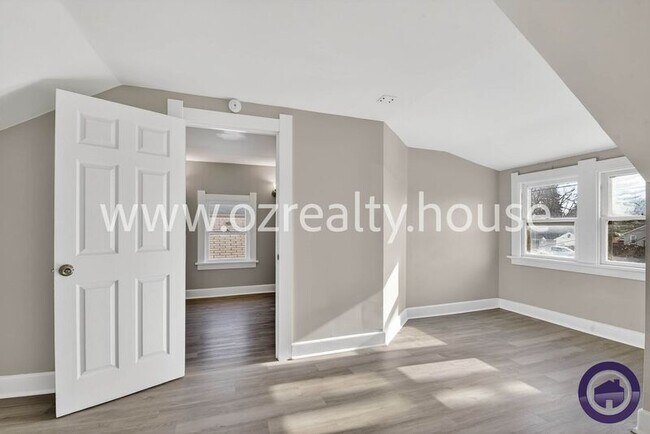 Building Photo - 1840 Marne Ave