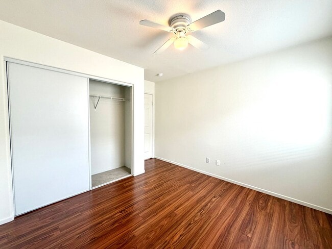 Building Photo - Spacious Oak Creek Cul-de-Sac Home with 5 Bedrooms & 3-Car Garage