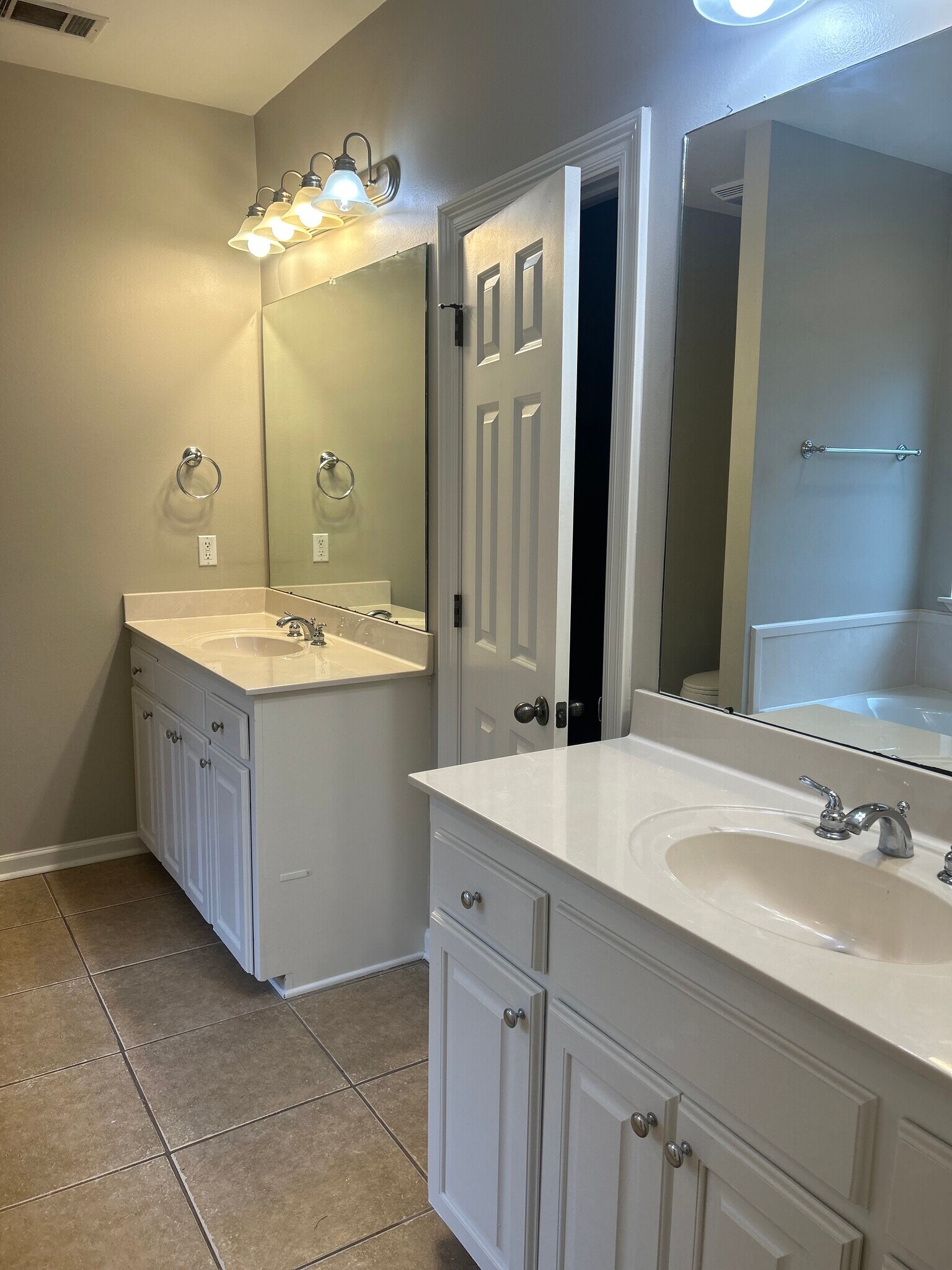 Primary Bathroom - 3122 Nicholson Lake Dr