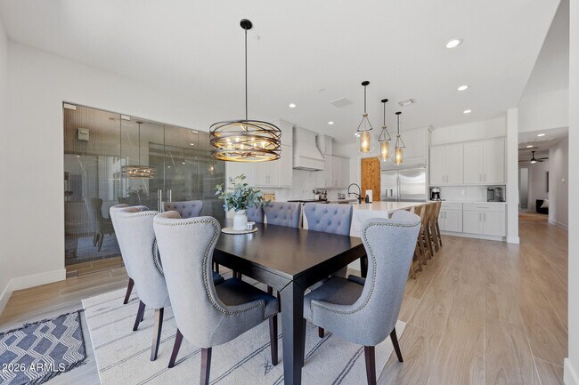 Building Photo - 6896 E Lomas Verdes Dr