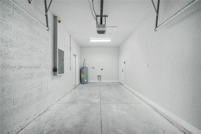 Building Photo - 1400 Mallovca Ct