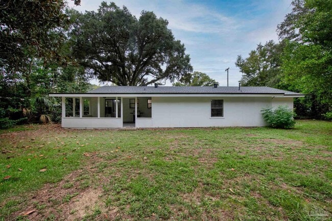 Building Photo - 3760 Bayou Blvd