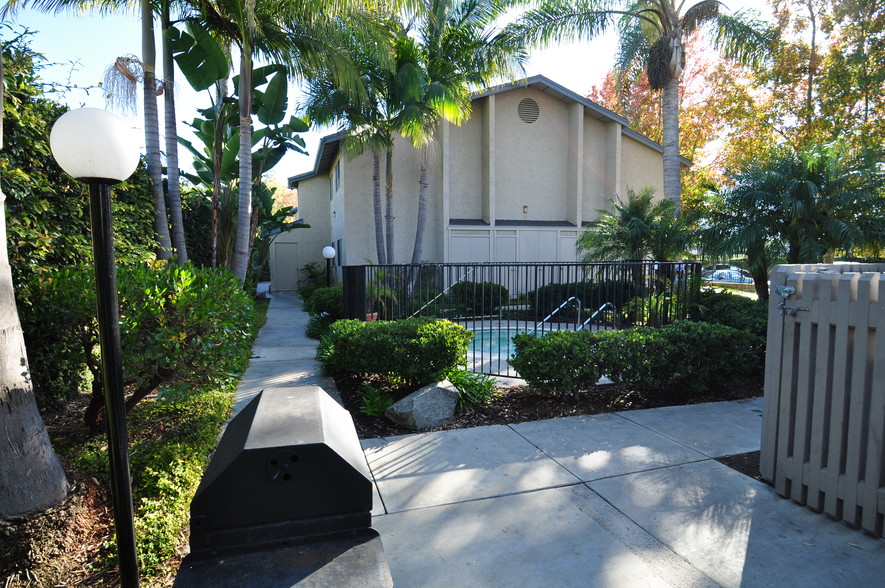 Building Photo - Vista Pacifica Apartments