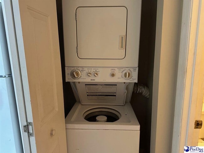 Building Photo - 419 S Coit St