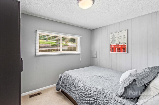 Building Photo - 173 Waddell Rd