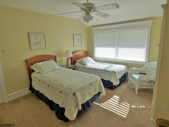 Building Photo - 875 Stenton Pl