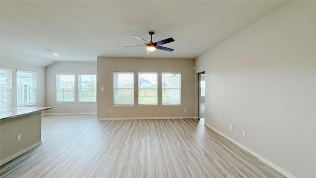 Building Photo - 27315 Blue Pool Dr