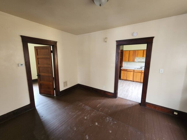 Building Photo - 2954 E 67th St