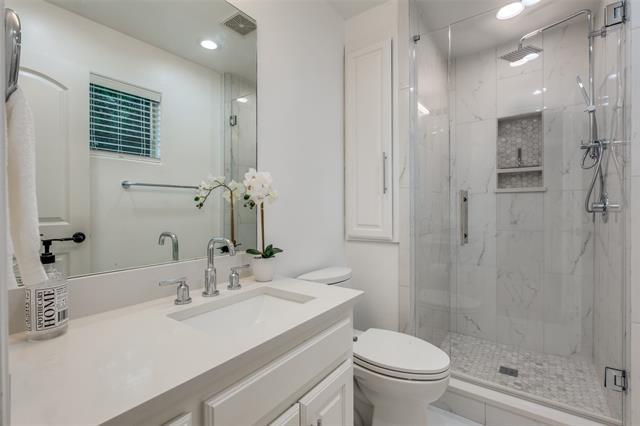 Building Photo - 3421 Normandy Ave