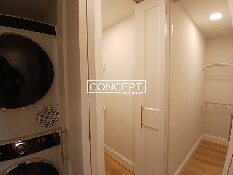 Building Photo - 529 Beacon St