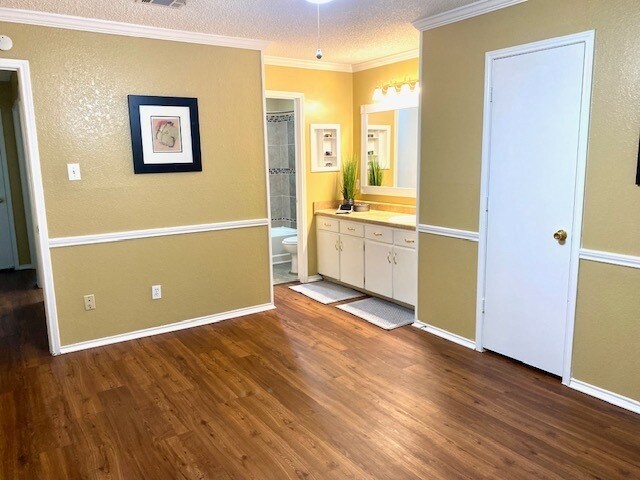 Building Photo - Kenndale ISD! Beautiful 3 /2/2 Arlington !...