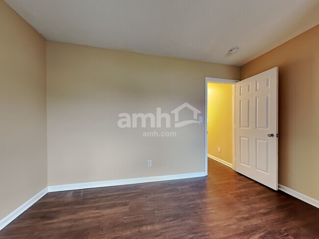 Building Photo - 17 Mark Twain Ct