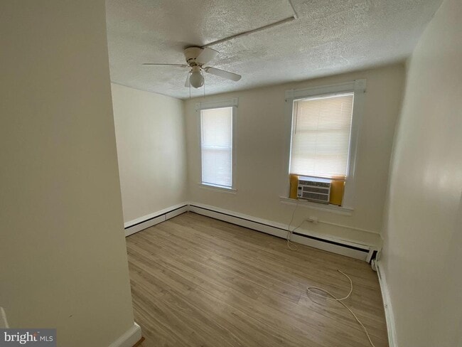 Building Photo - 613 E 30th St