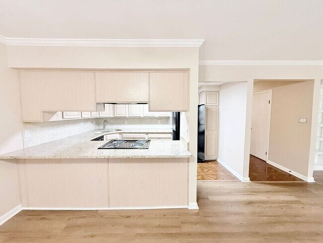Building Photo - 6069 Hilburn Rd