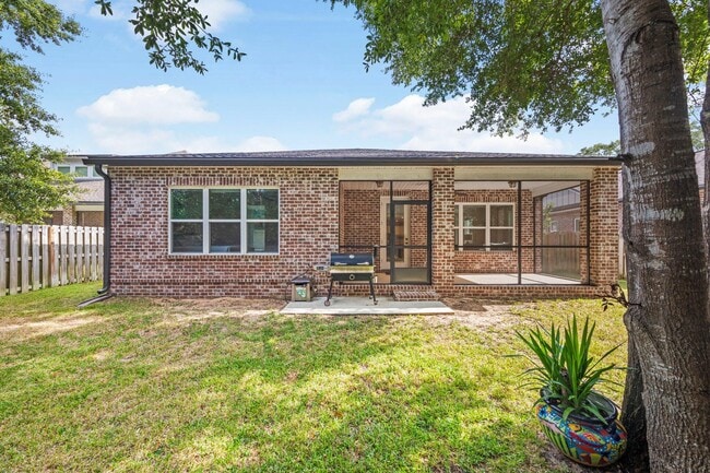 Building Photo - 802 Raihope Way