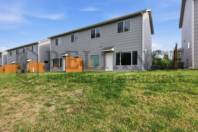 Building Photo - 4647 E 45th St N