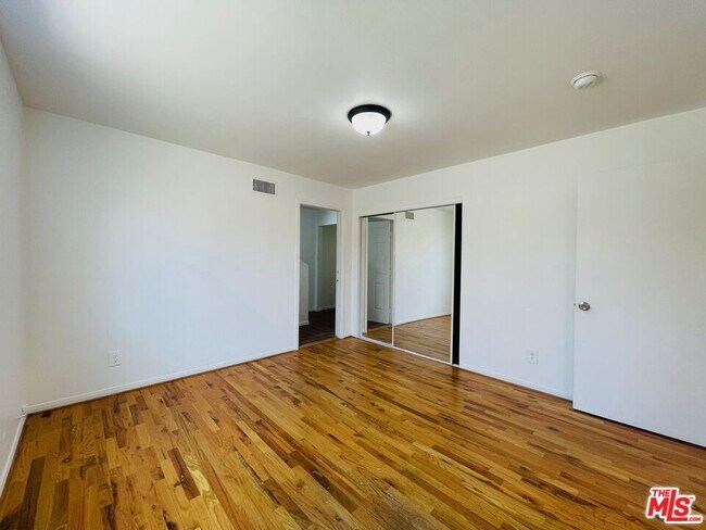 Building Photo - 5029 Klump Ave