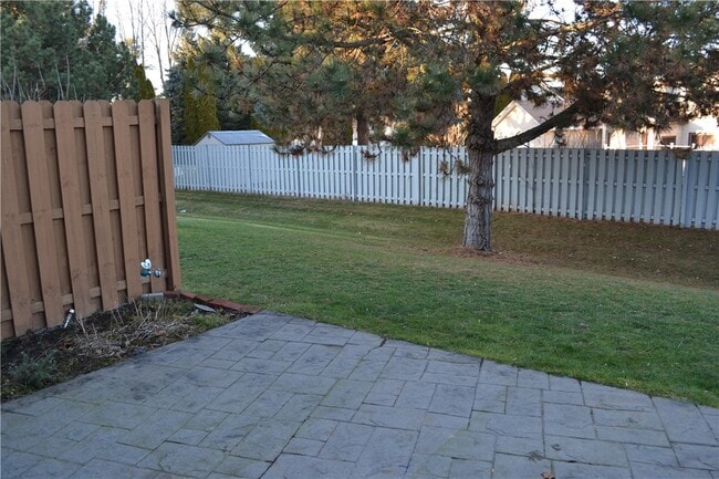 Building Photo - 24 Amberwood Pl