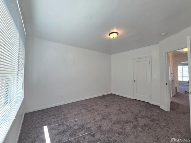 Building Photo - 135 Maddux Ave