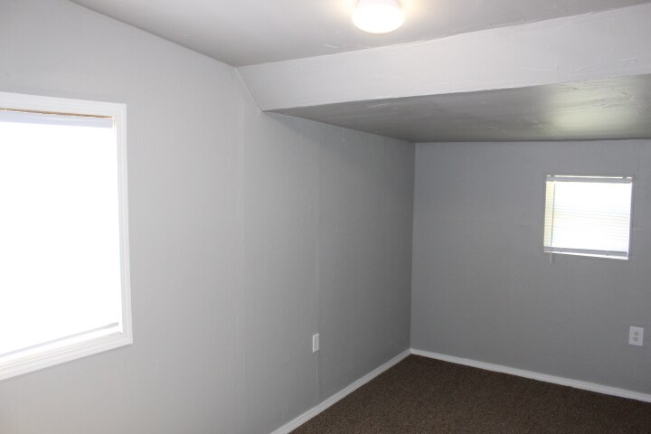 Building Photo - 902 NW 99th St