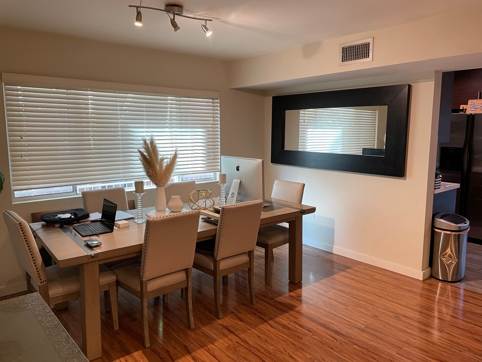 Building Photo - 1620 Malcolm Ave