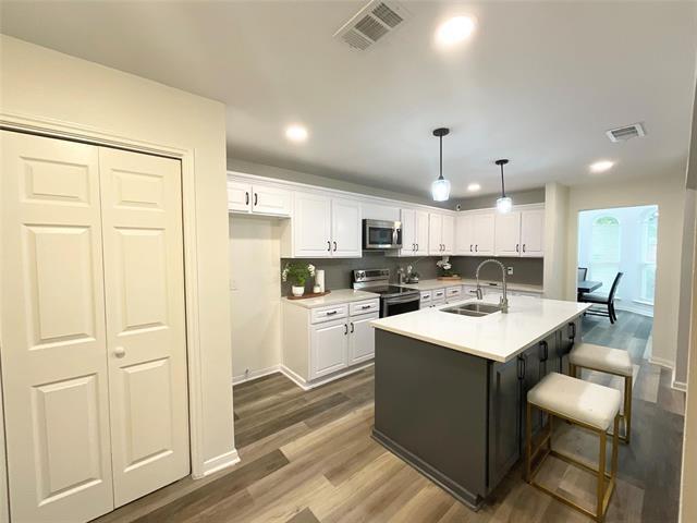 Building Photo - 8701 Woodlake Dr