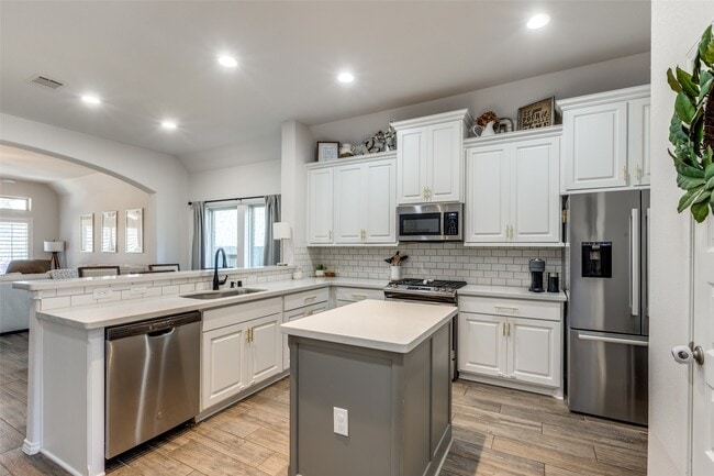 Building Photo - 226 N Bearkat Ct