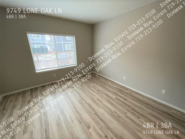 Building Photo - 9749 Lone Oak Ln