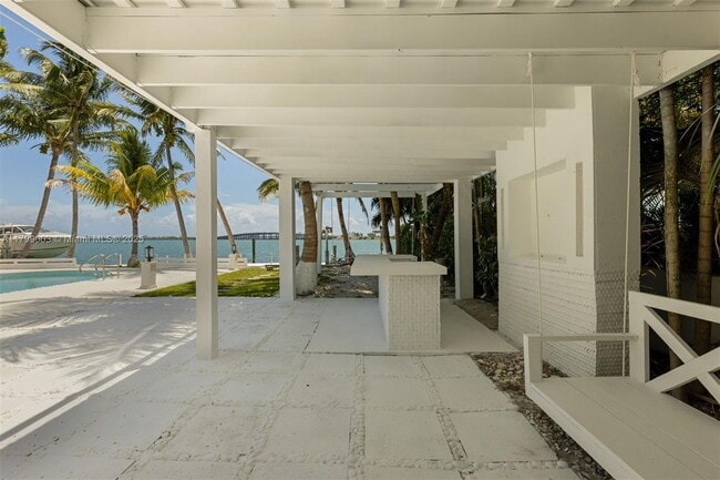 Building Photo - 610 Sabal Palm Rd