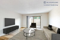 Building Photo - 2106 Manhattan Beach Blvd