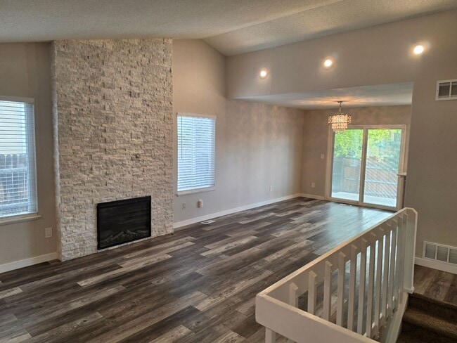Building Photo - 6094 S Kingston Cir