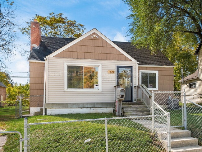 Building Photo - 1621 Sullivant Ave