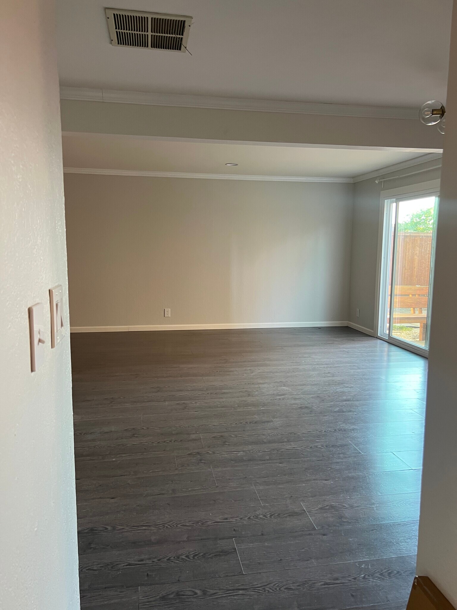 Building Photo - 1520 Parkwood Pl