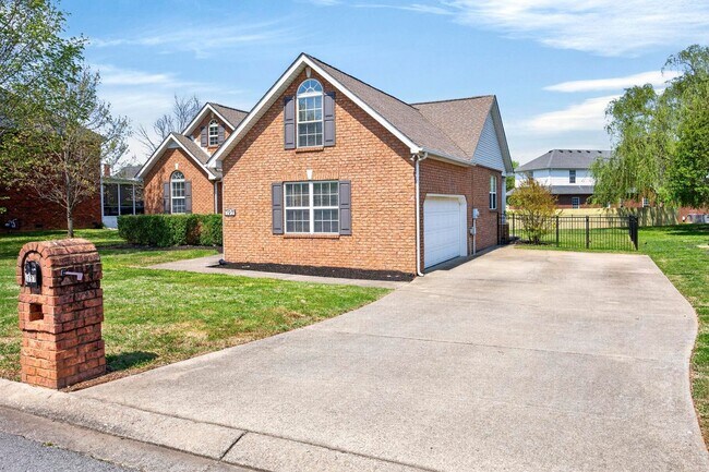 Building Photo - 197 Red Jacket Trce