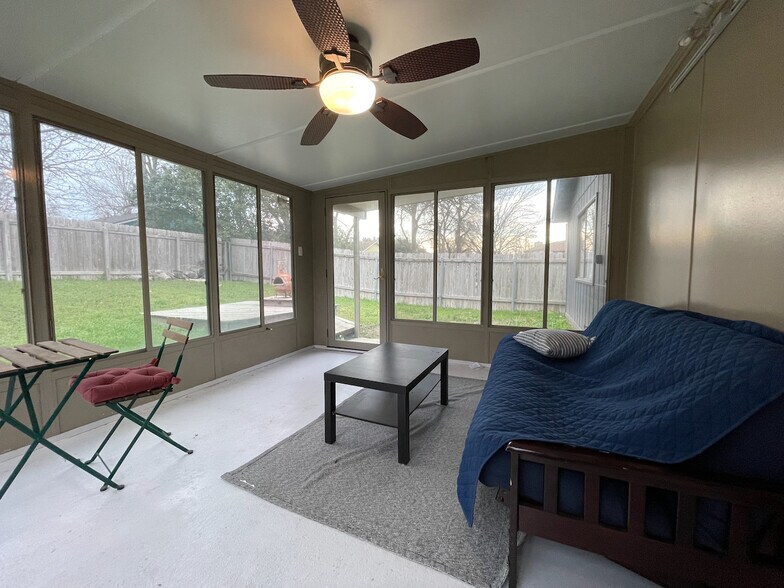 Building Photo - 11922 Tobler Trl