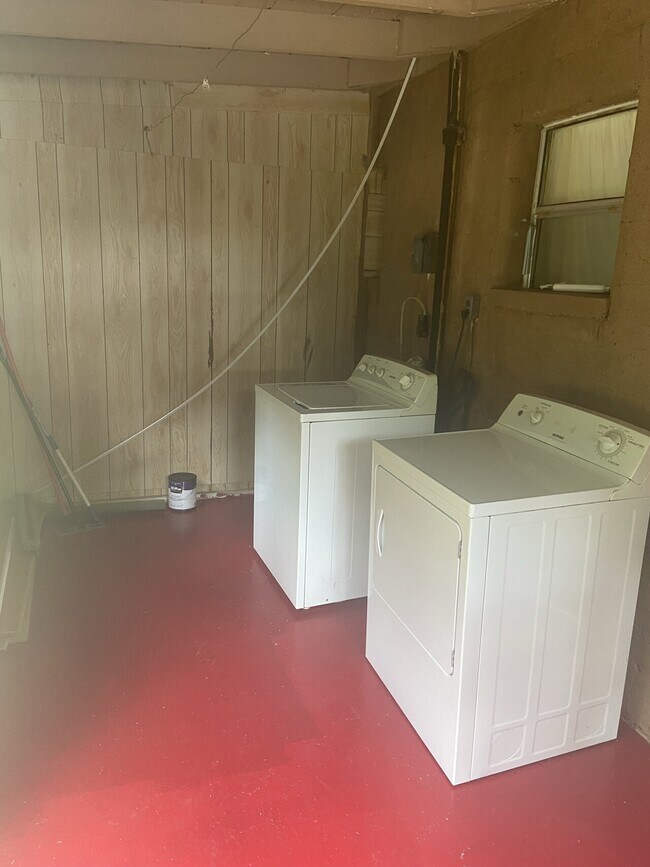 Building Photo - 1030 Chickasaw St