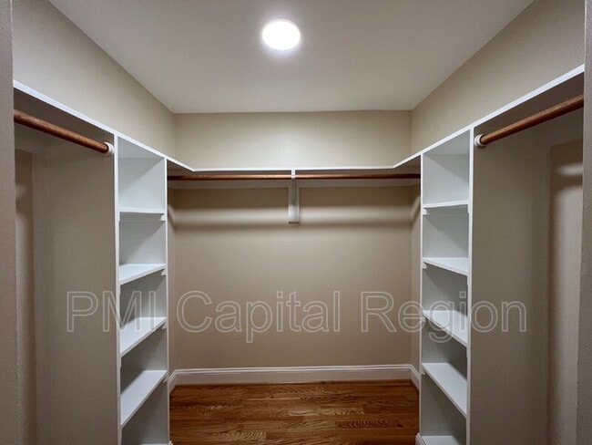 Building Photo - 10201 Millstream Dr