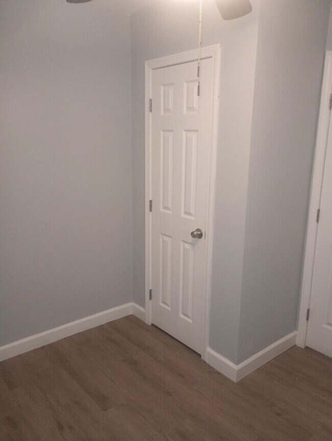 Building Photo - 1105 N 50th Ave