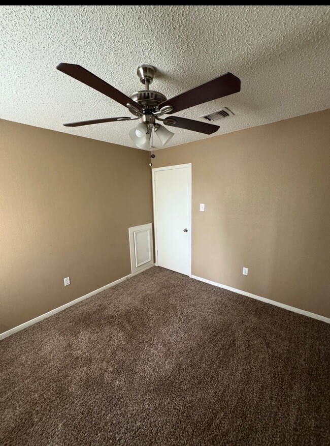 Building Photo - 17323 Glenhew Rd