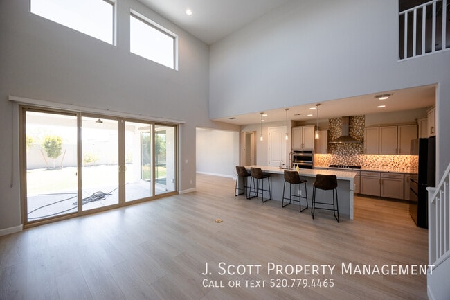 Building Photo - 5839 N 88th Ln
