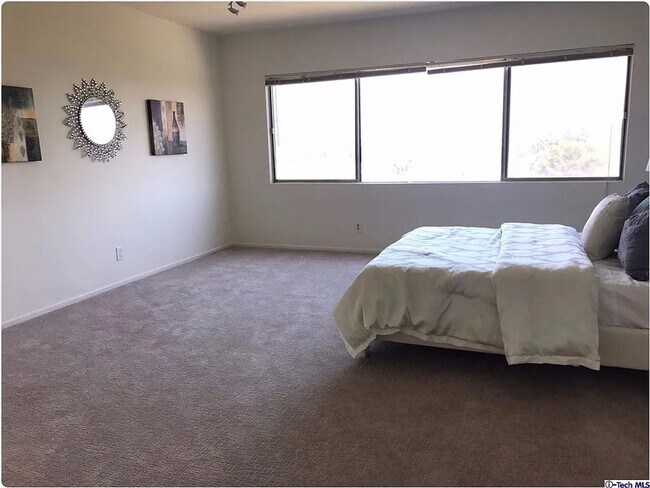 Building Photo - Stunning apartment in Baldwin Hills