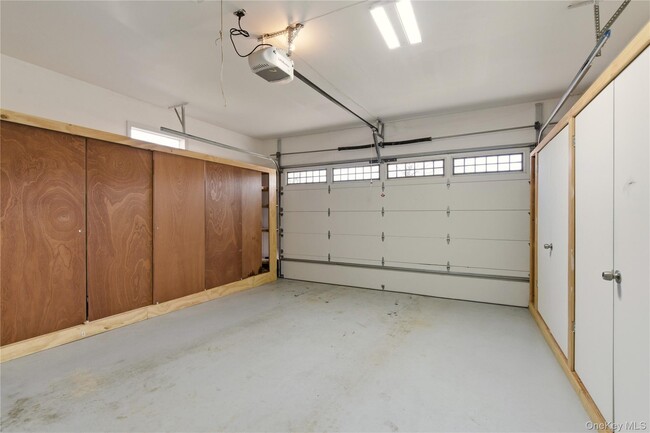 Building Photo - 24 Green Dr