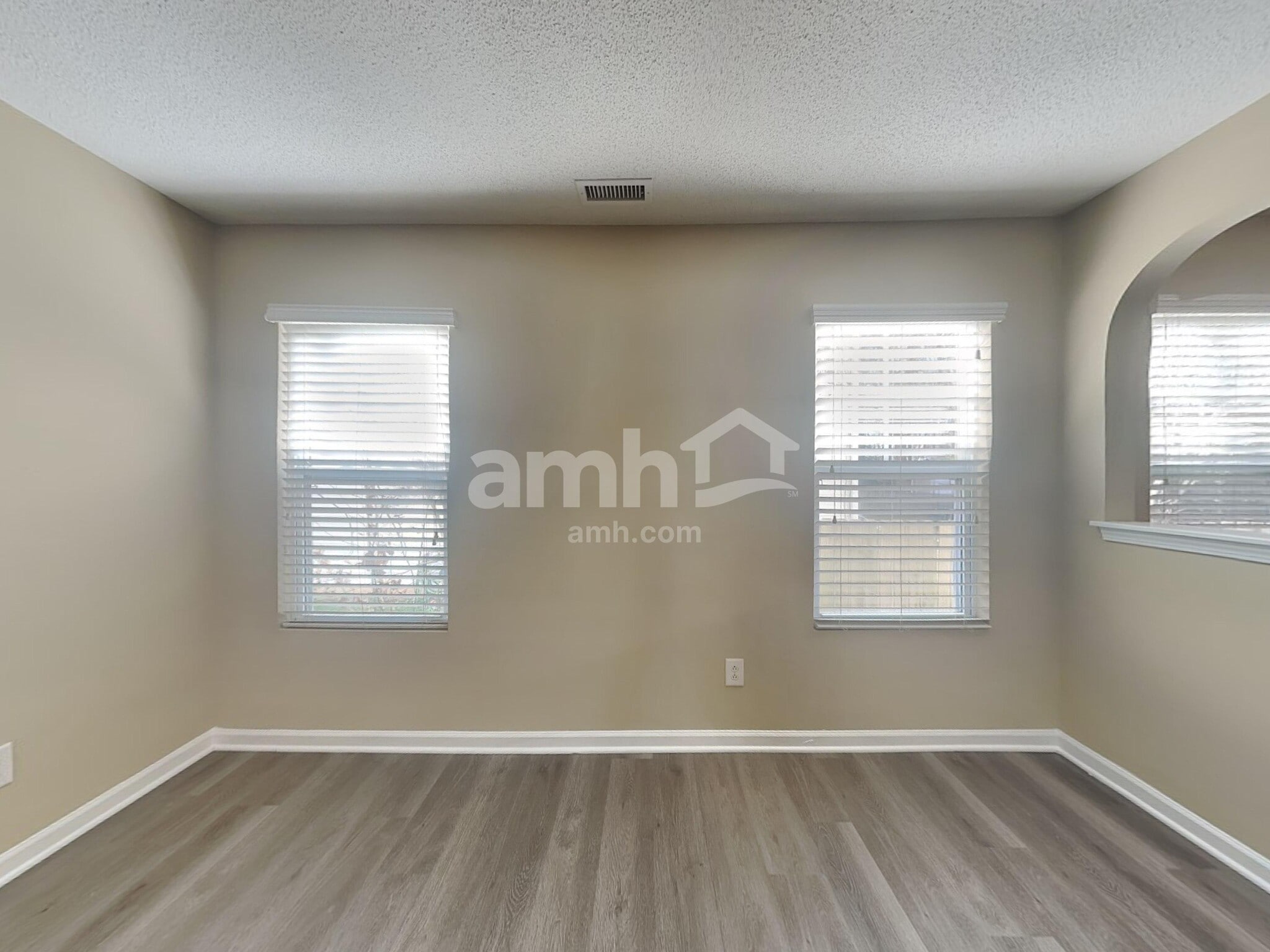 Building Photo - 37 Valleyfield Dr