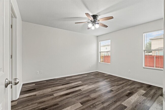 Building Photo - 206 Wells Bend