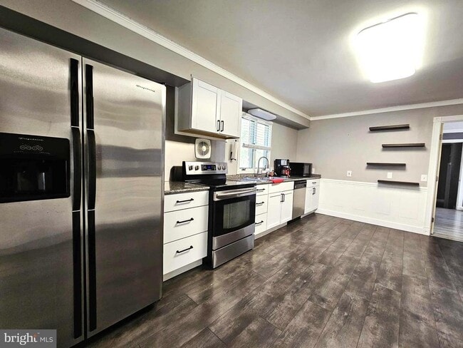 Building Photo - 8681 Mar Lynn Dr
